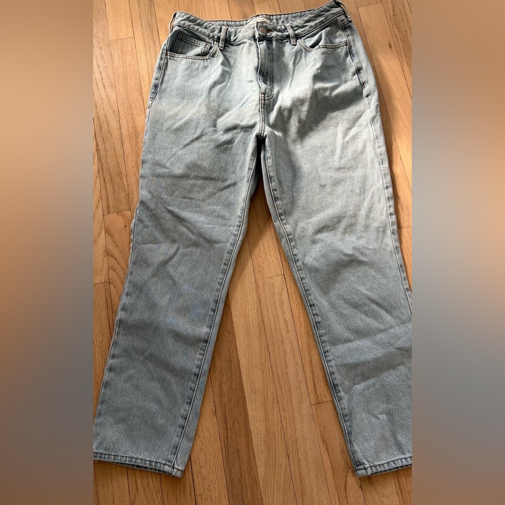 PacSun Mom Jeans Light Wash 
30 short.